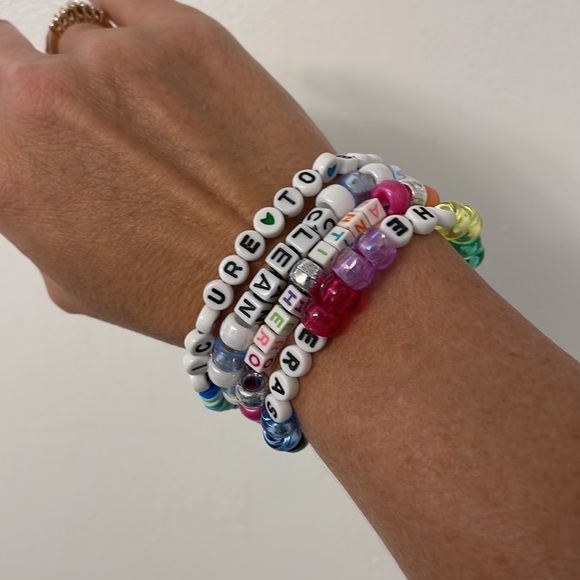 Taylor Swift Friendship Bracelets set of 4 - Picture 6 of 6